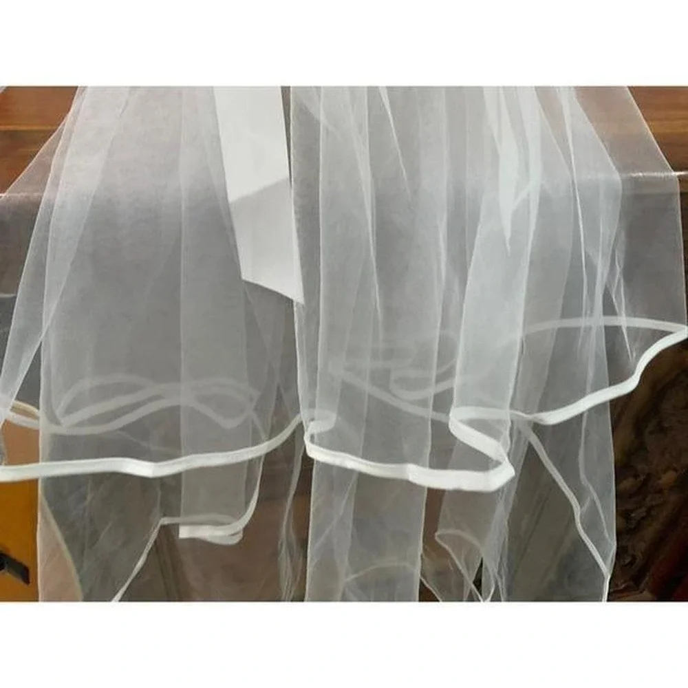 White Tulle Two Tier Bridal Veil with Satin Ribbon Bow and Edge Trim 22in